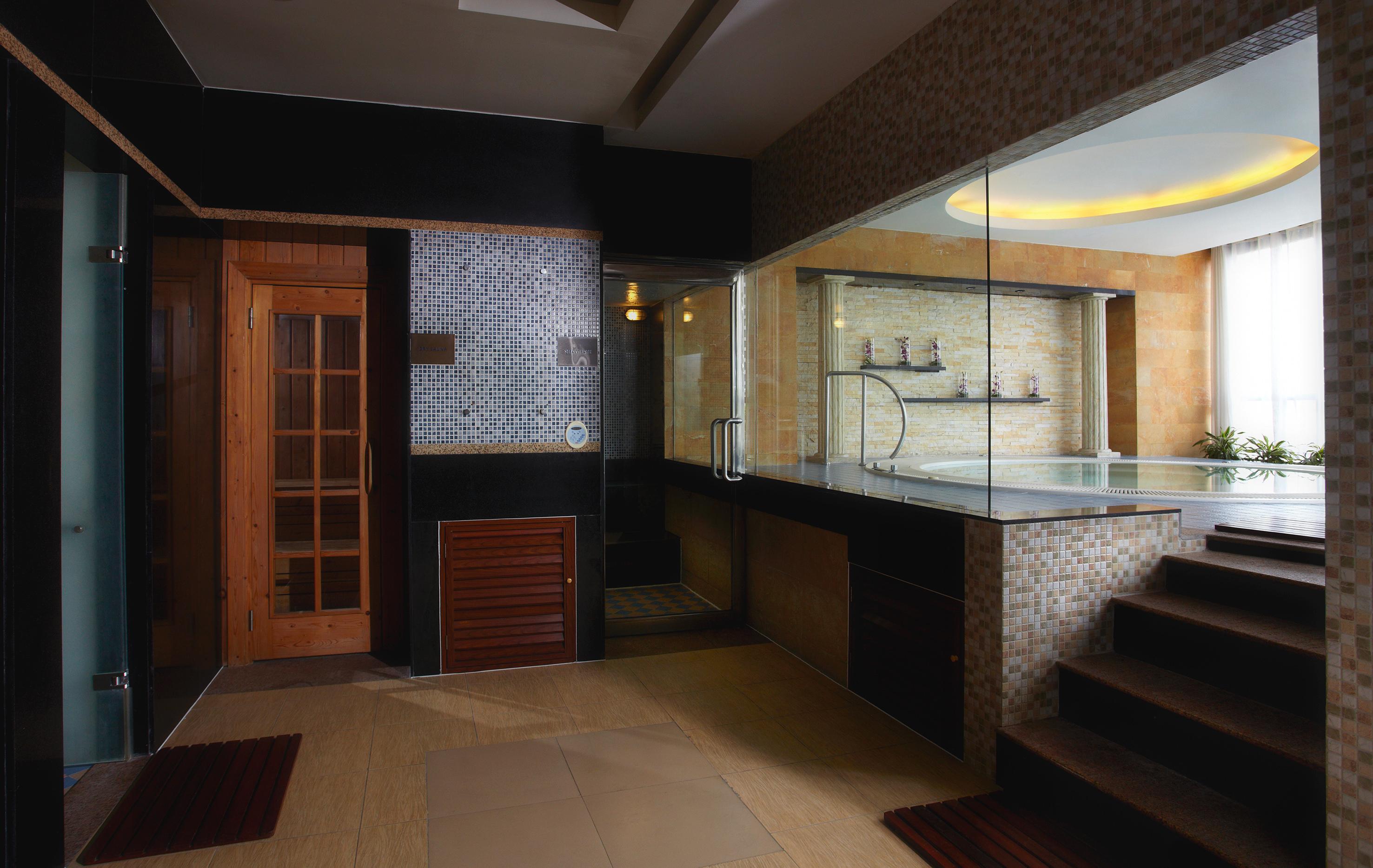 Melia Hanoi Exterior photo A modern wet room