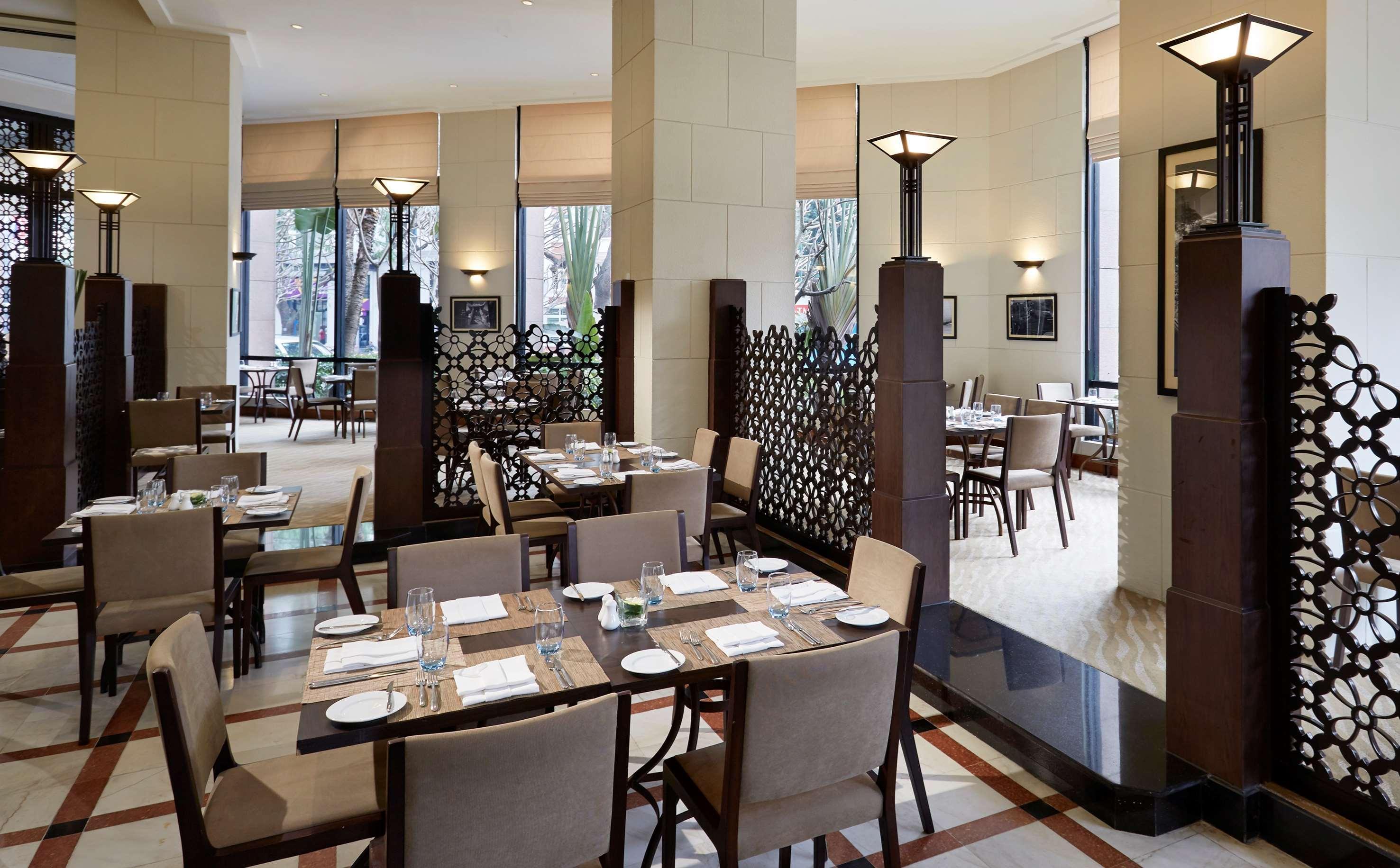 Melia Hanoi Exterior photo The restaurant