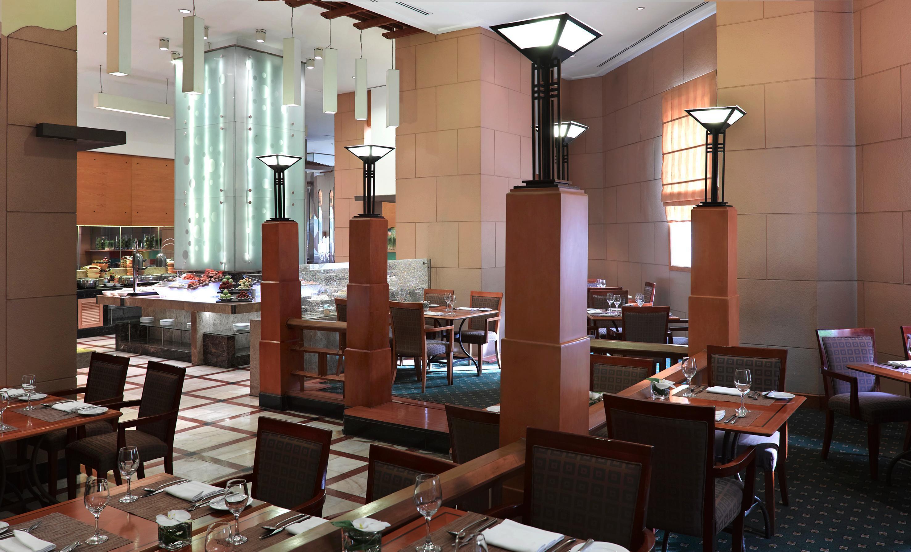 Melia Hanoi Exterior photo The restaurant