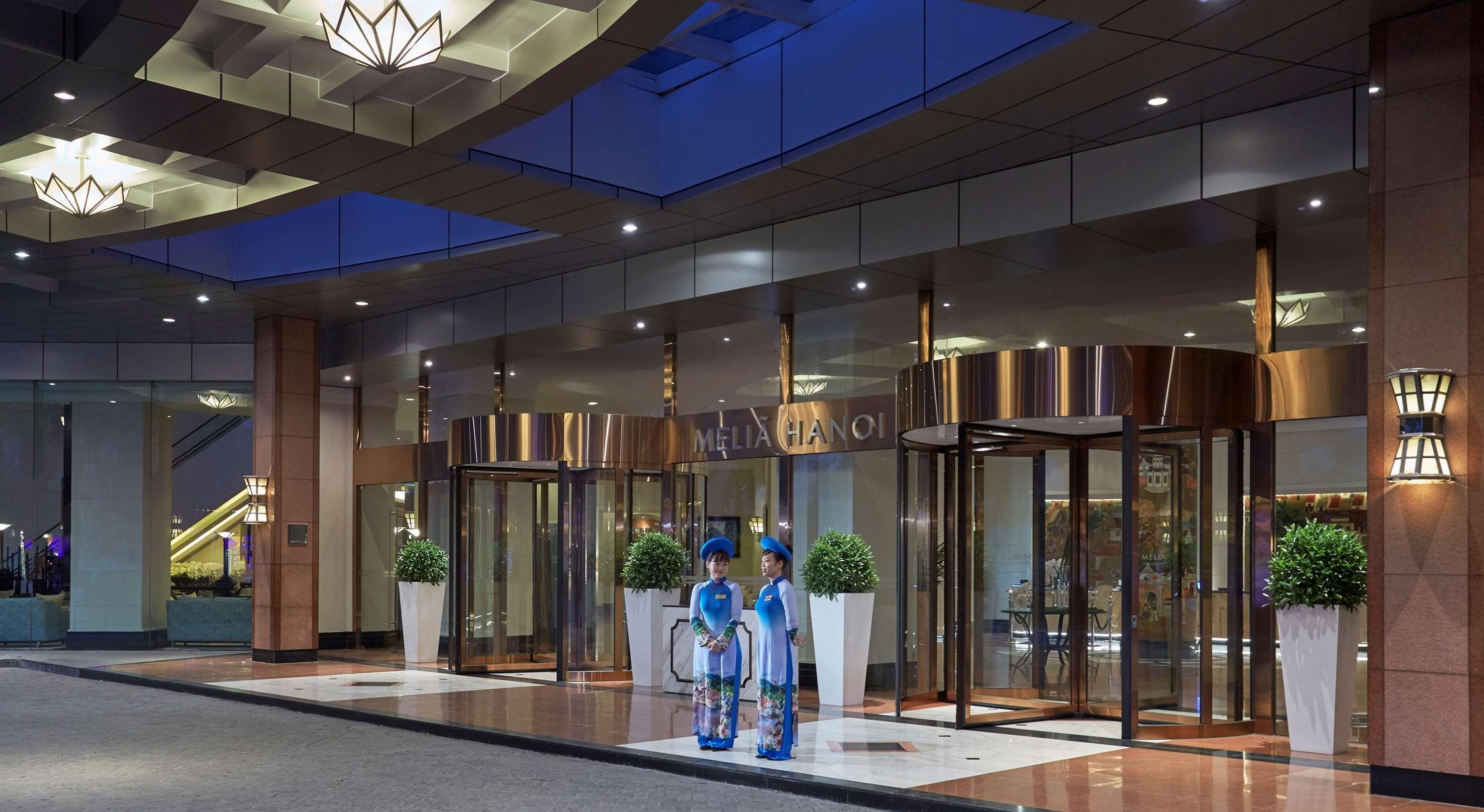 Melia Hanoi Exterior photo Entrance of the hotel