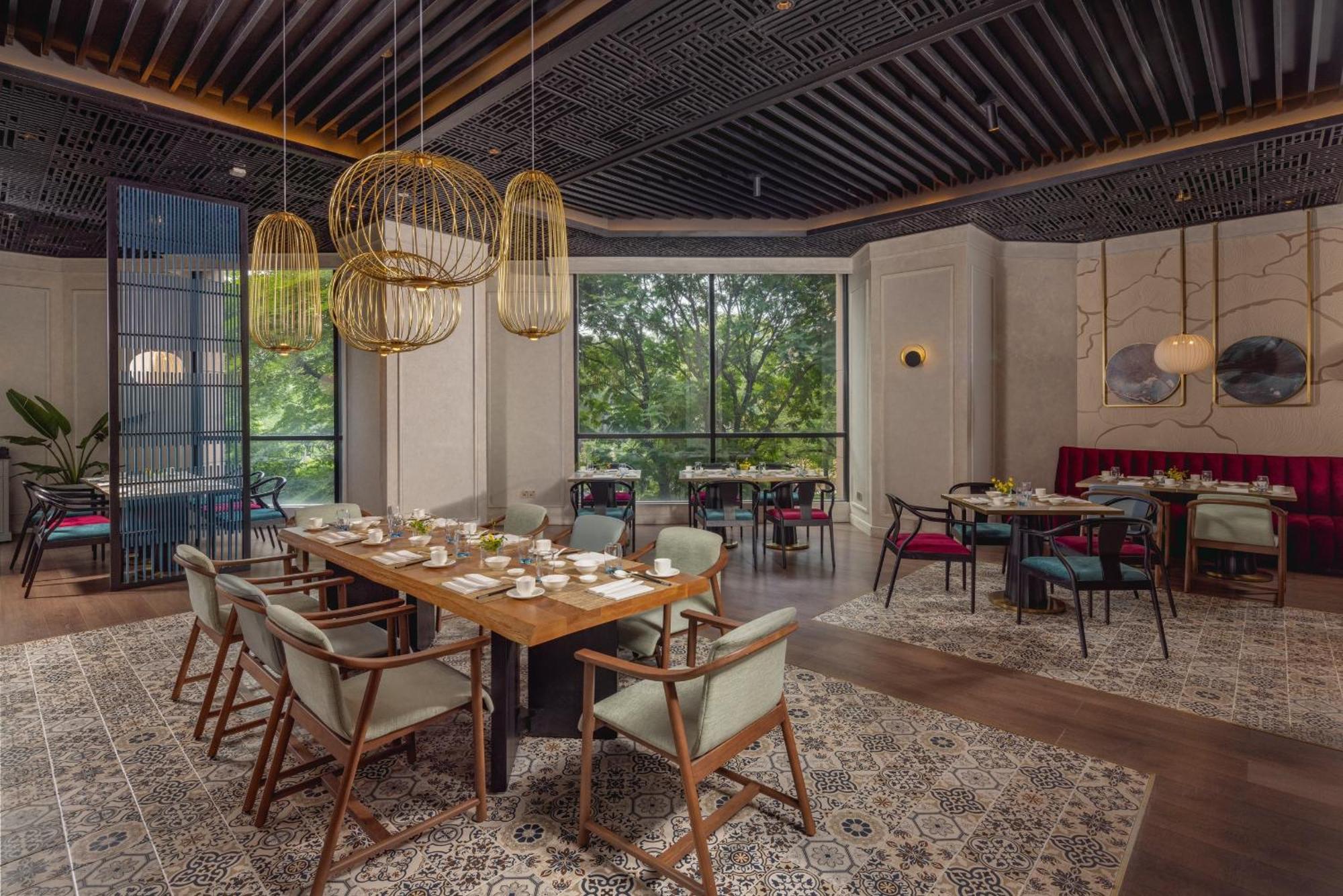 Melia Hanoi Exterior photo The restaurant